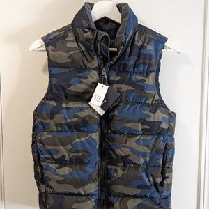 GAP Kids Medium Vest Camo Polyfill Quilted Puffer Cold Control Jacket Boys M.